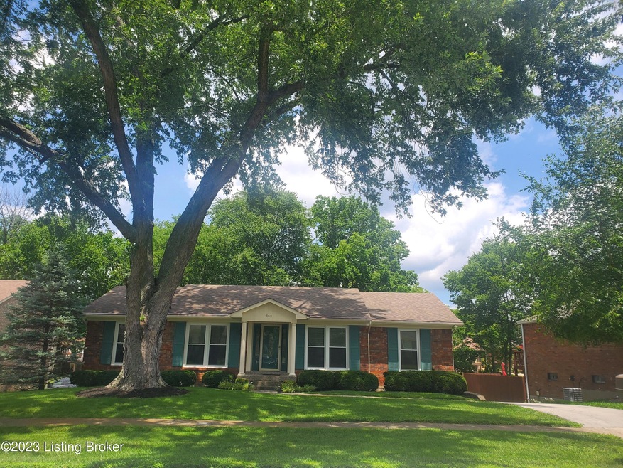 9011 Catania Dr Front