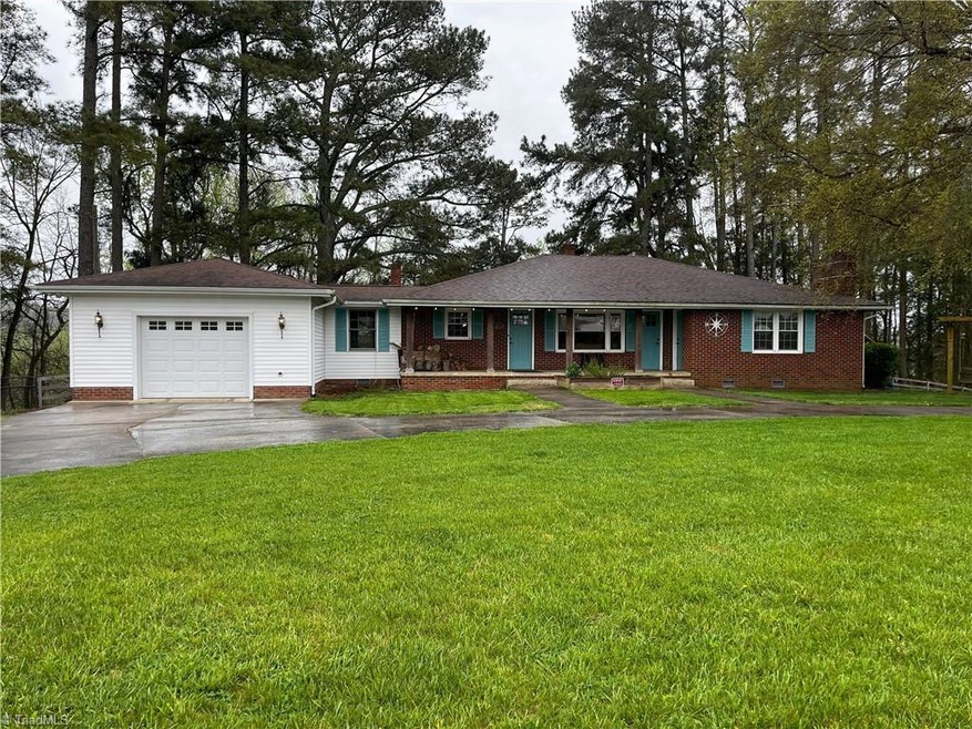 8915 New Hope Rd, Denton, NC 27239 - photo 1