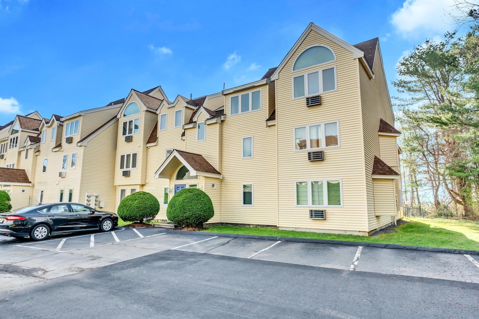 1373 Post Rd unit 7E, Wells, ME 04090 - photo 1