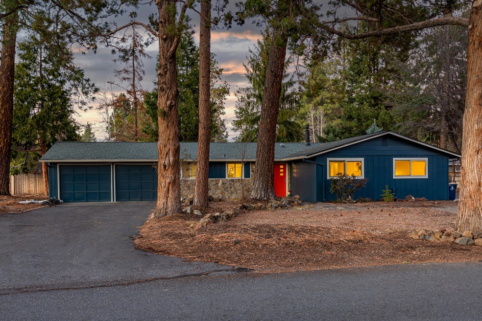 20342 Illahee Dr, Bend, OR 97702 - photo 1