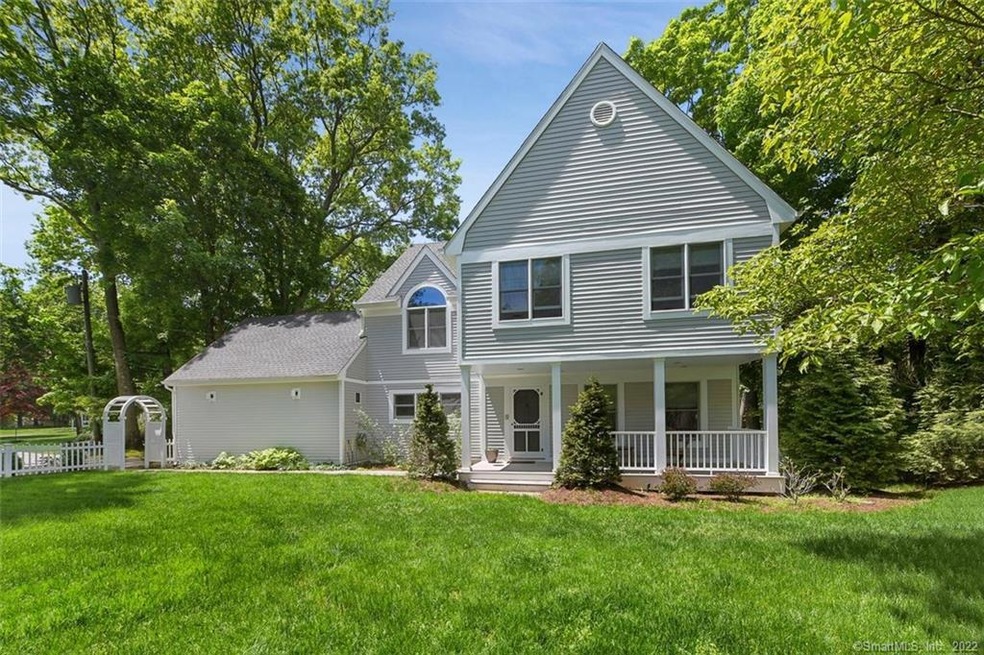 8 Canterbury Close, Westport, CT 06880 - photo 1