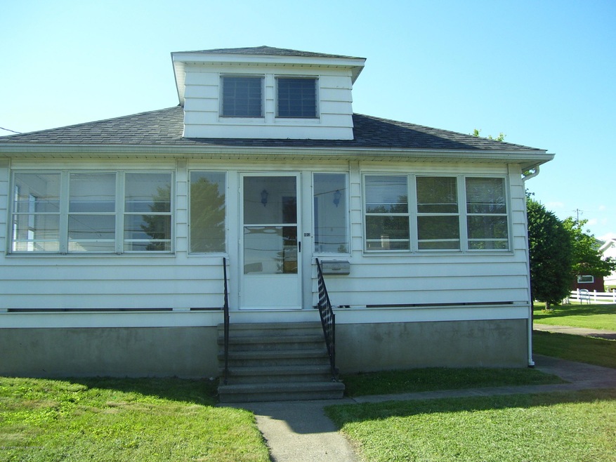 1012 Baker St, Taylor, PA 18517 - photo 1
