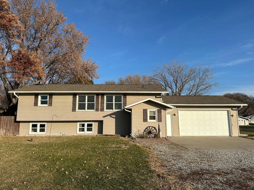 4504 N 1st St, Norfolk, NE 68701 - photo 1