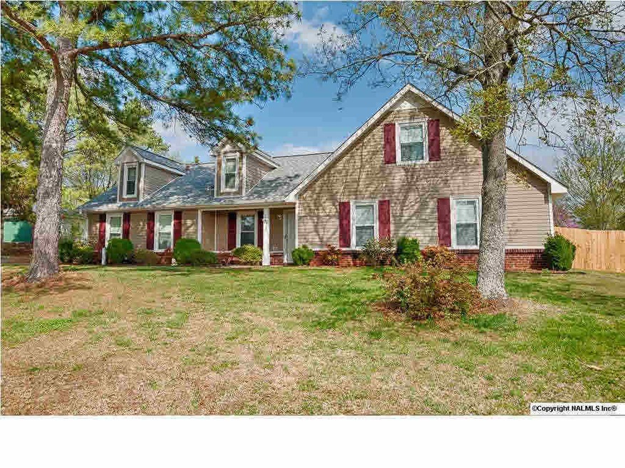 Beautiful home in Beverly's Place is perfect for any size family!