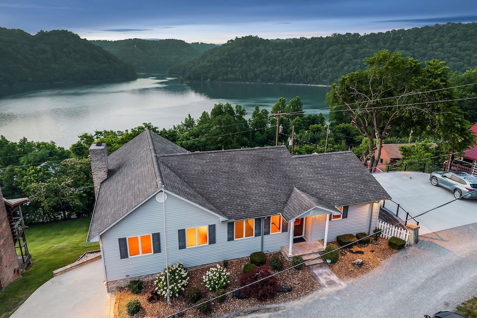 For Sale $799,000 • Co-Listing Agent