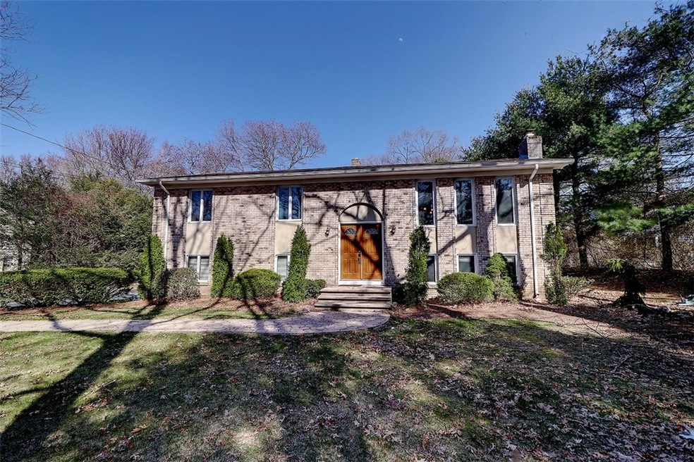 24 Sturbridge Ave, Greenville, RI 02828 - photo 1