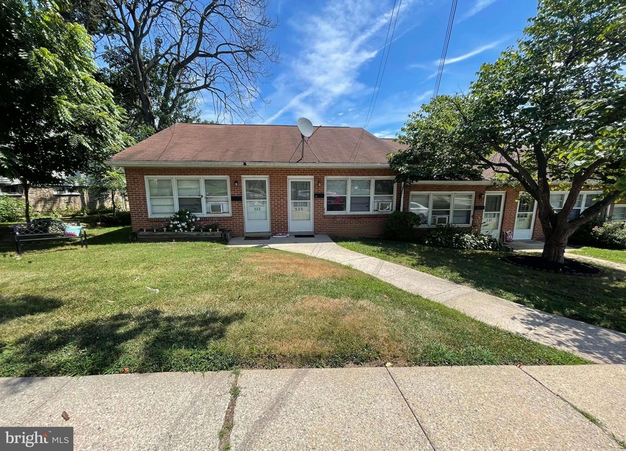 323 Marshall St, Kennett Square, PA 19348 - photo 1