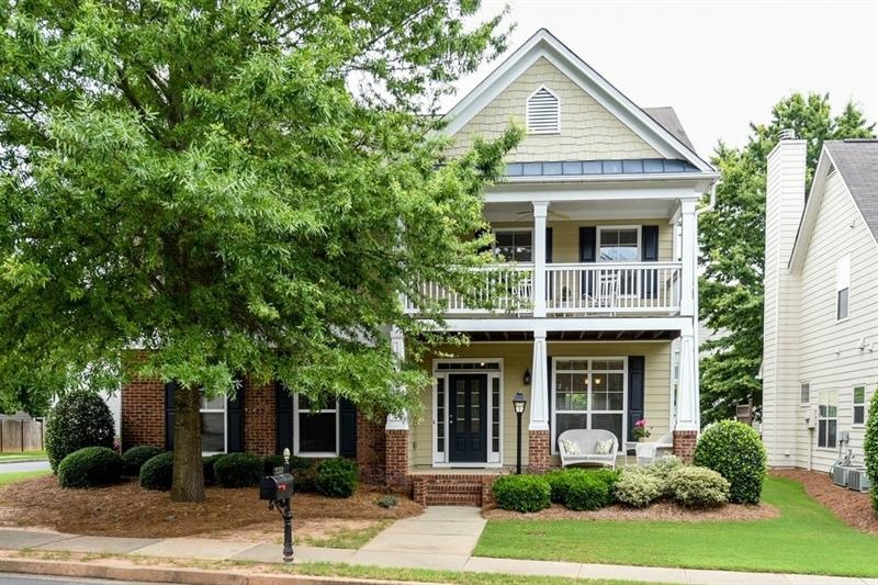 Craftsman charm galore! Fabulous floorplan! Avingt
