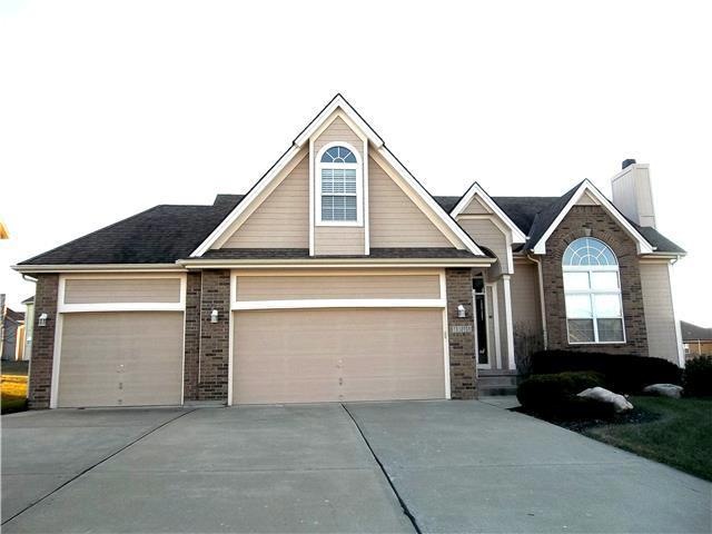 1311 SW Georgetown Drive, Lee's Summit MO 64082