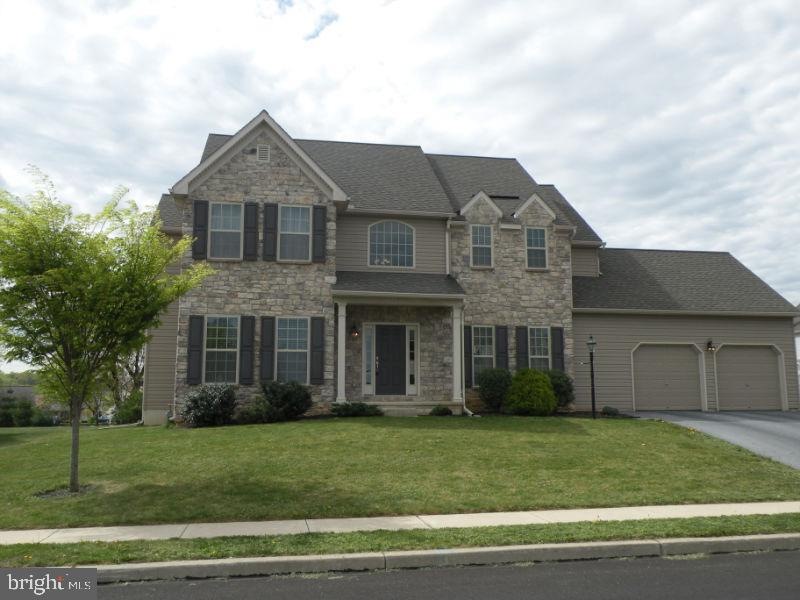 472 Royal Rd, Palmyra, PA 17078 - photo 1