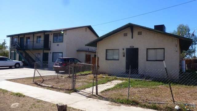 624 N 10th St, El Centro, CA 92243 - photo 1