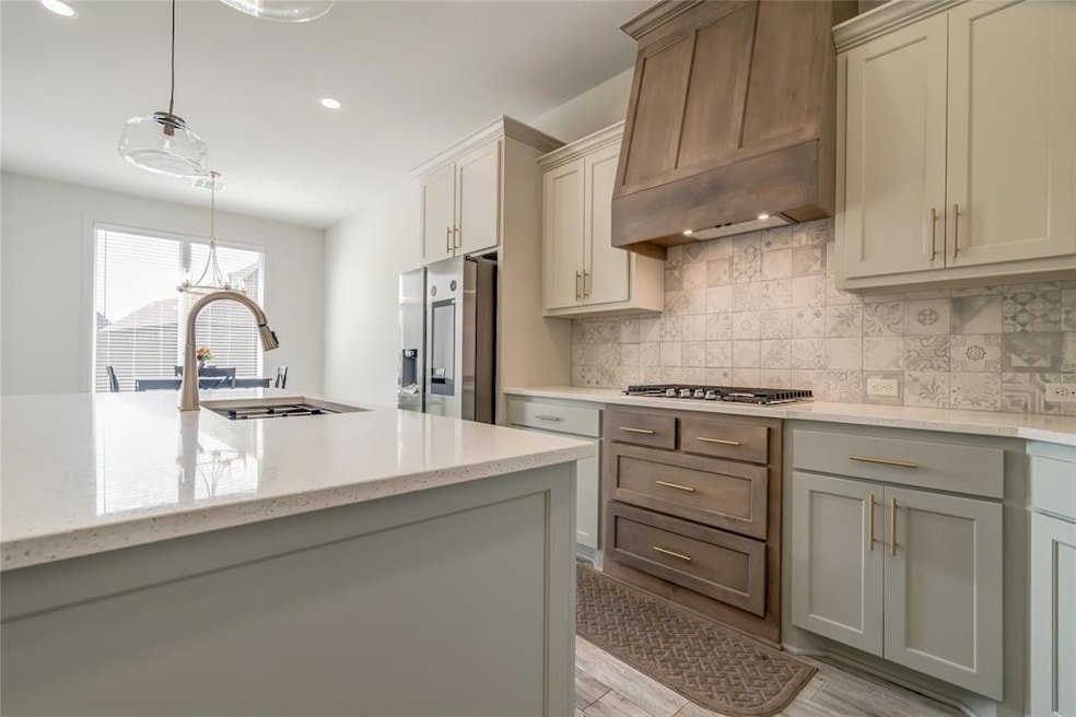 2509 Crystal Creek Dr, Yukon, OK 73099 - photo 1