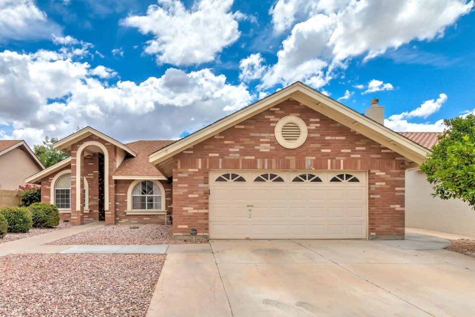 1039 E Hearne Way-2