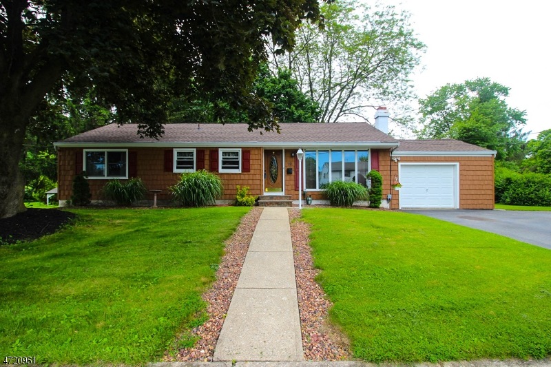 10 Pohatcong Dr, Washington, NJ 07882 - photo 1