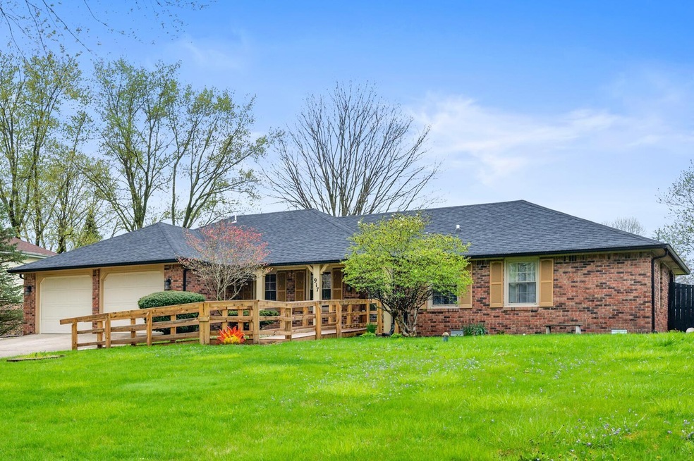 917 Glen Echo Dr, Anderson, IN 46012 - photo 1