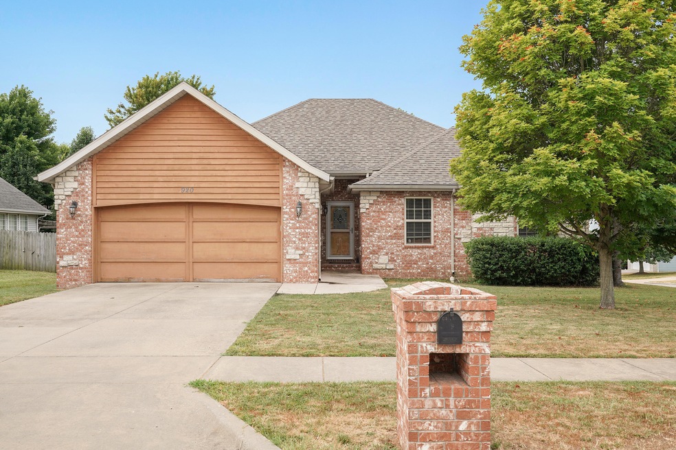 920 E. Weldon Dr.