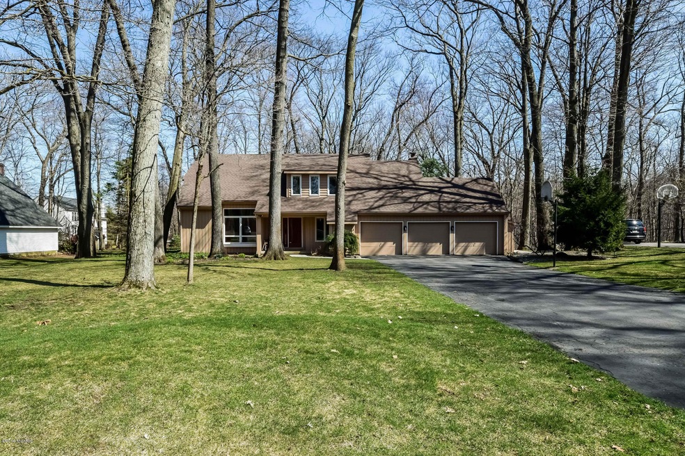 001-Front_View-2562754-medium