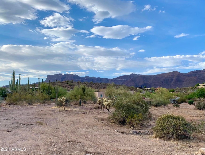 Superstition Mountain views!