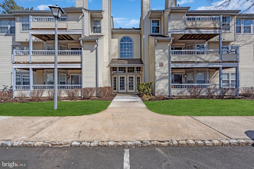 302 Trinity Ct unit 10, Princeton, NJ 08540 - photo 1