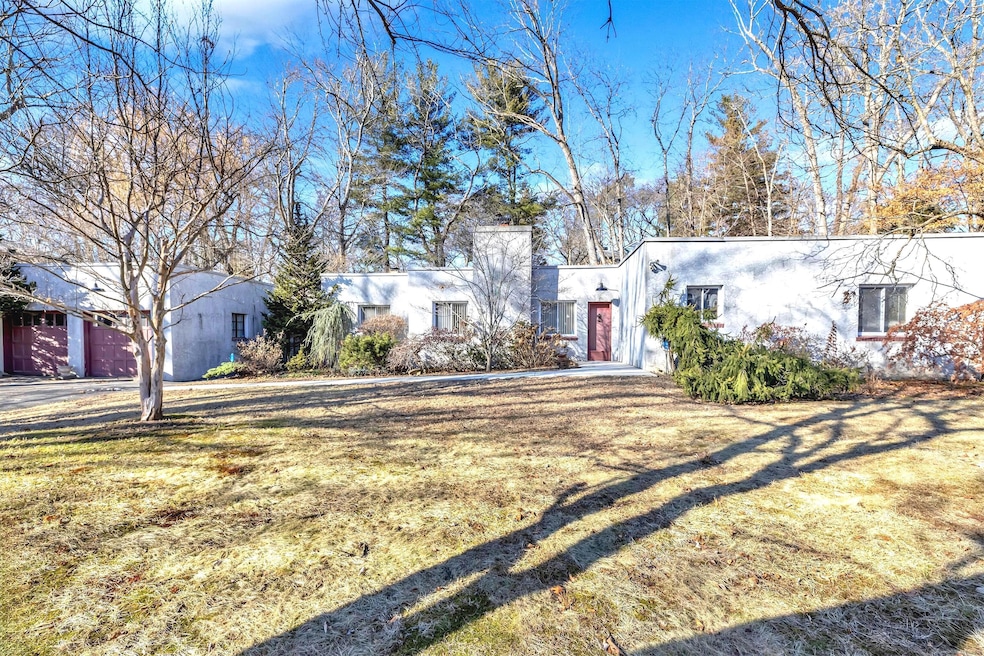 16 Edgewood Rd, Fairfield, CT 06825 - photo 1