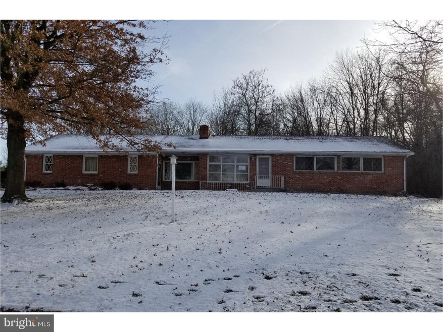 81 Old Douglass Dr, Douglassville, PA 19518 - photo 1