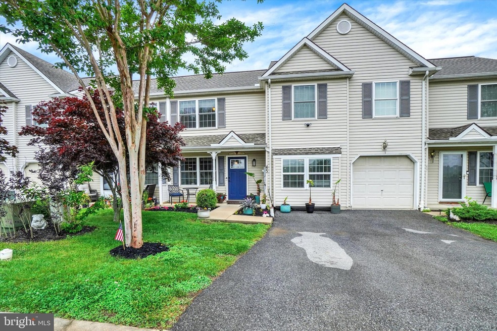 Pending $215,000 • Co-Listing Agent