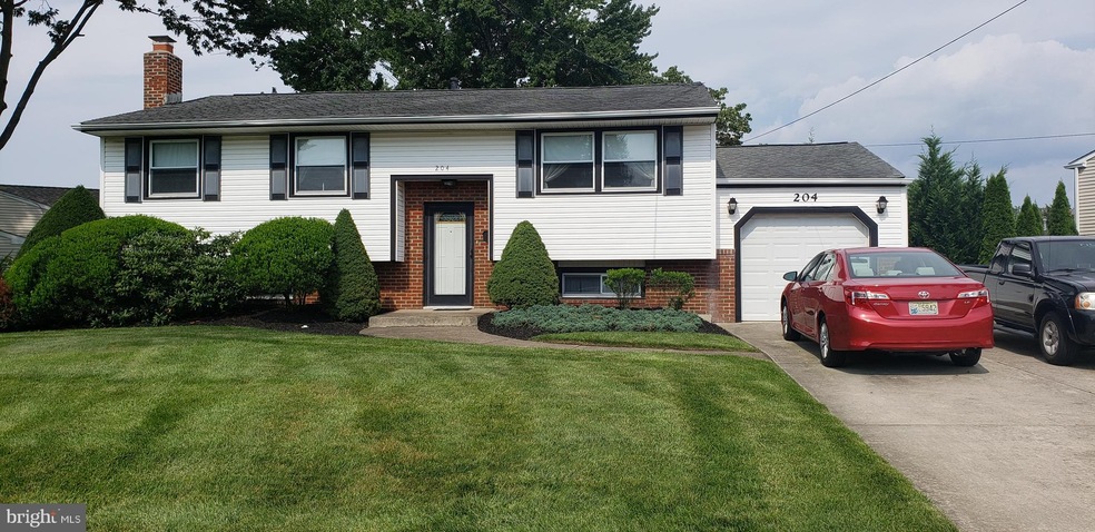 204 Hobart Dr, Clementon, NJ 08021 - photo 1