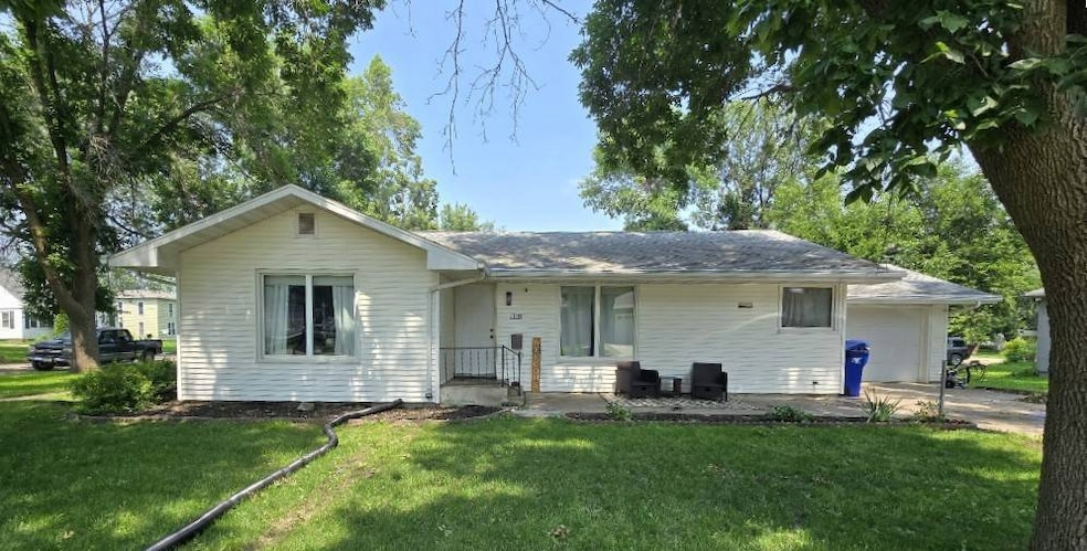 110 N 2nd Ave W, Hartley, IA 51346 - photo 1