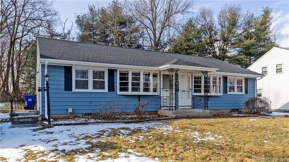 15 Coburn Cir unit 15, Newington, CT 06111 - photo 1