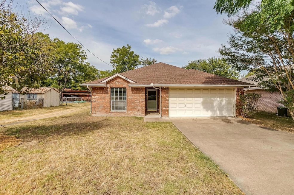 404 S Elm St, Ennis, TX 75119 - photo 1