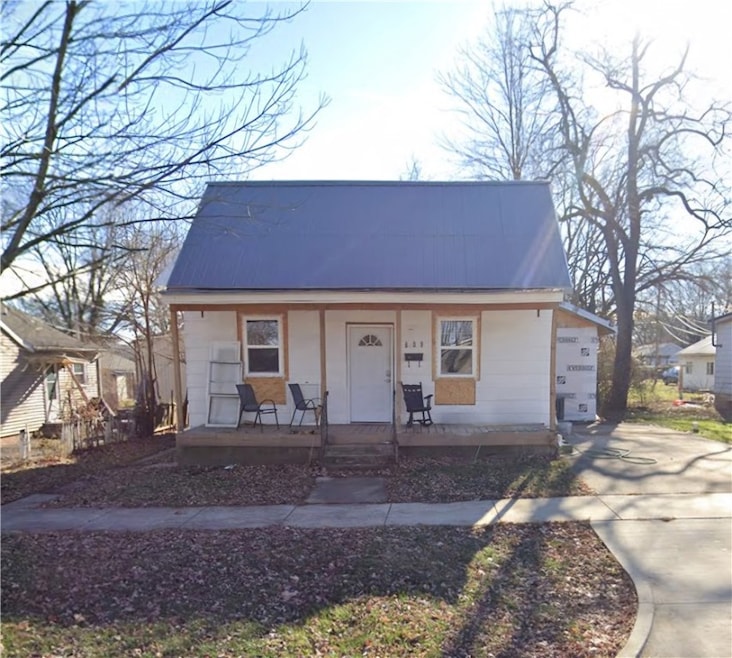 609 Marshall Ave, Mattoon, IL 61938 - photo 1