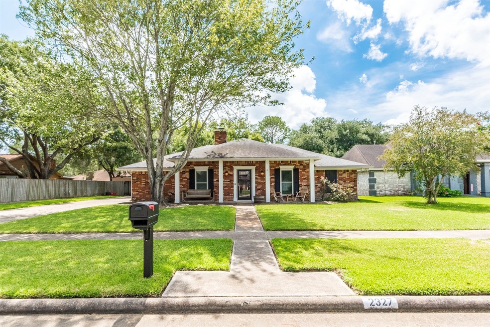 2327 Harwell Cir, Alvin, TX 77511 - photo 1