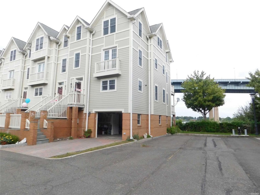 16842 Powells Cove Blvd, Whitestone, NY 11357 - photo 1