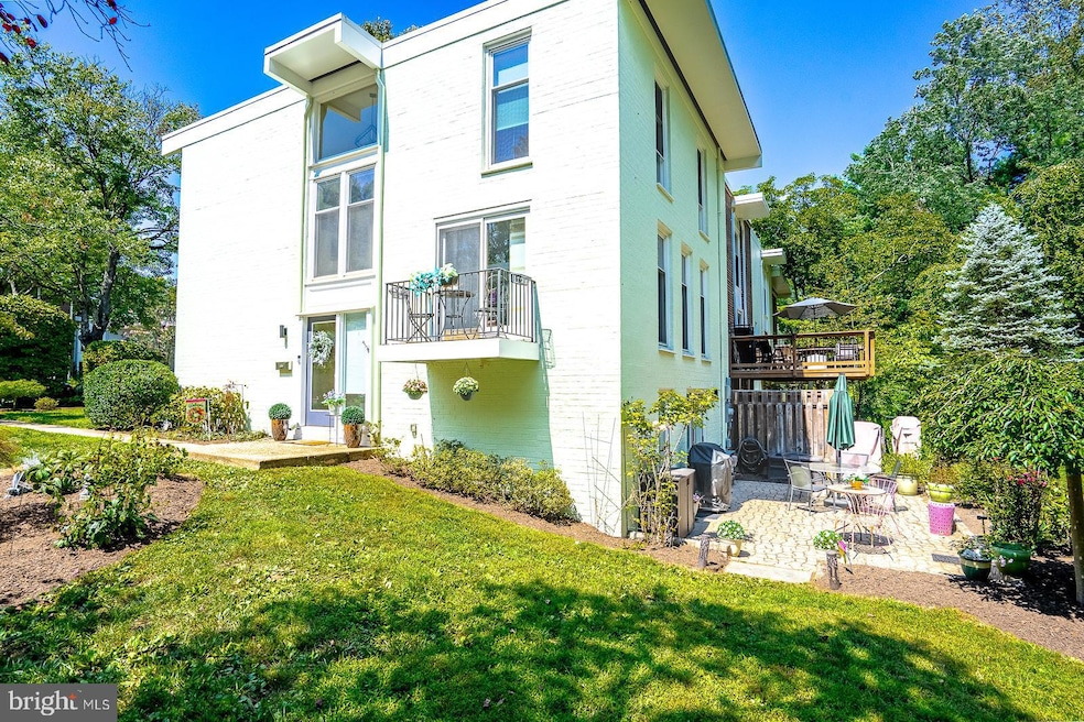 1640 Wainwright Dr, Reston, VA 20190 - photo 1