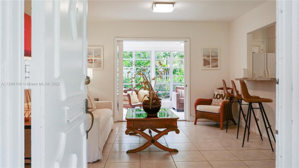 256 W Mashta Dr, Key Biscayne, FL 33149 - photo 1