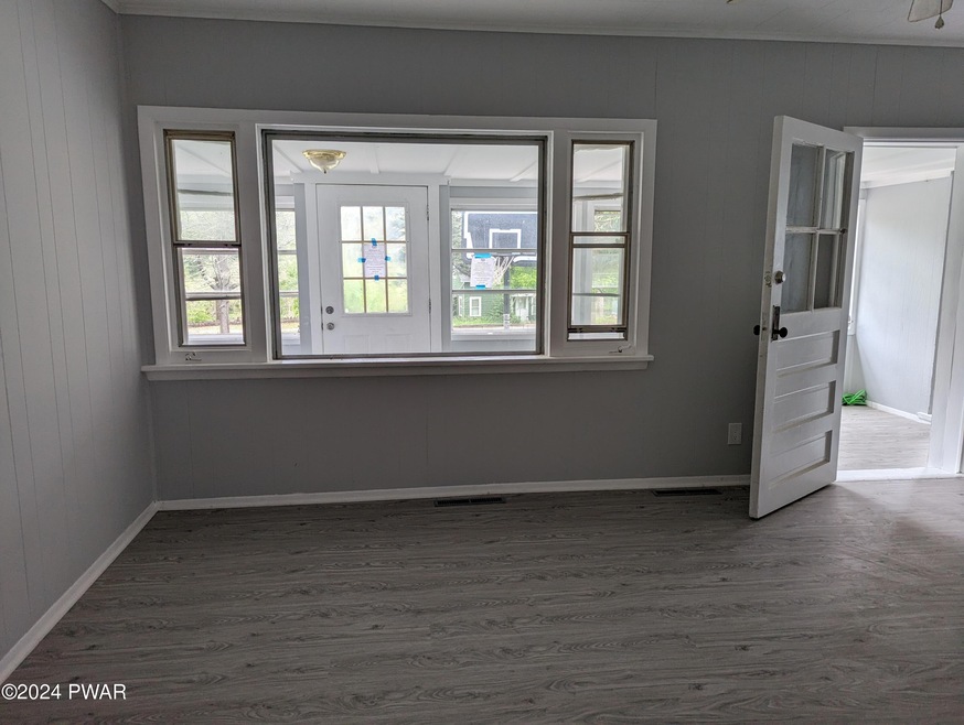 112 River Rd unit B, Millrift, PA 18340 - photo 1