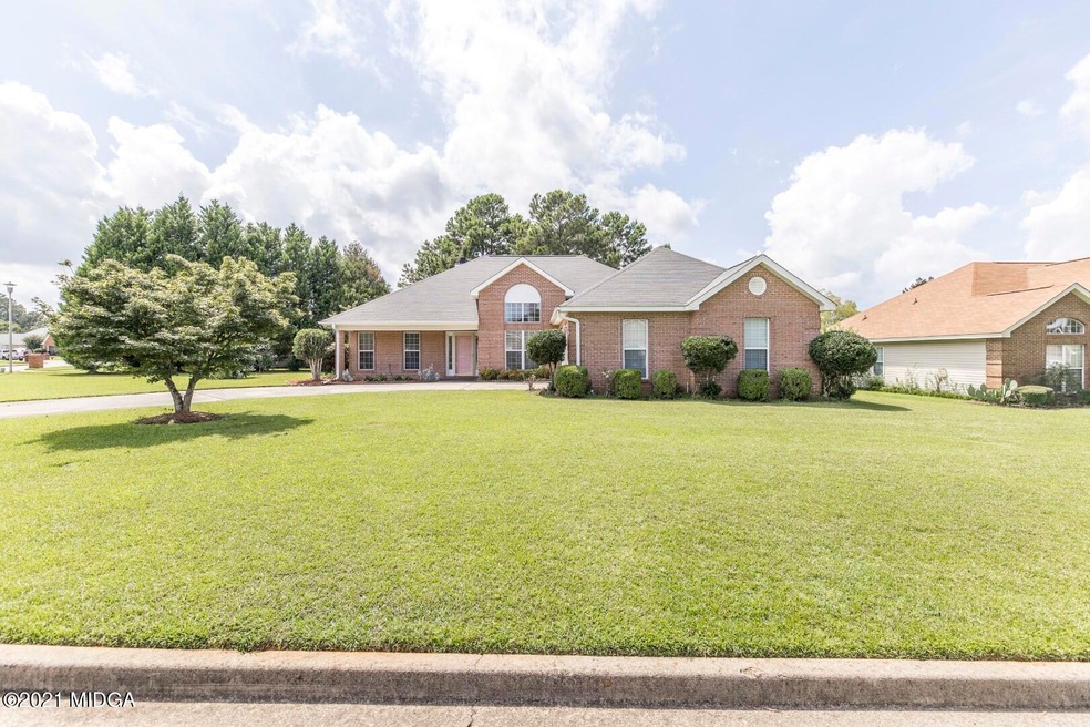 401 Cross Creek Way 2