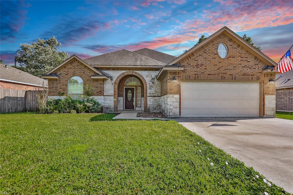 2707 Lake Breeze Ln, Crosby, TX 77532 - photo 1