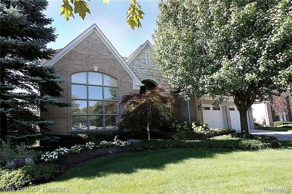 4075 Chatfield Ln unit 5, Troy, MI 48098 - photo 1