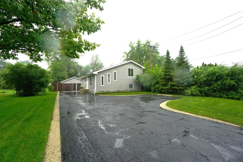 3201 Wilke Rd, Rolling Meadows, IL 60008 - photo 1