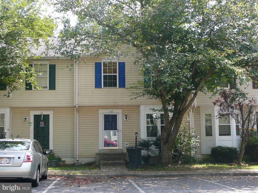 1303 Kings Crest Dr, Stafford, VA 22554 - photo 1