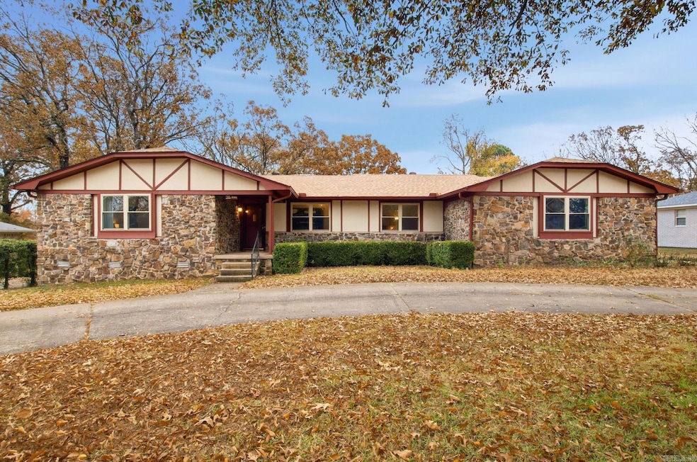 716 Adams Dr, Jacksonville, AR 72076 - photo 1