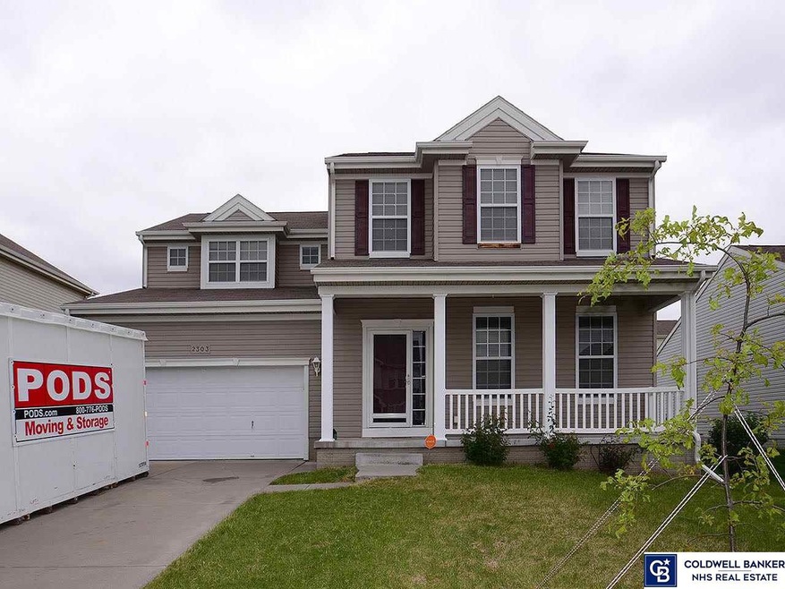 2303 Ridgeview Dr, Papillion, NE 68046 - photo 1