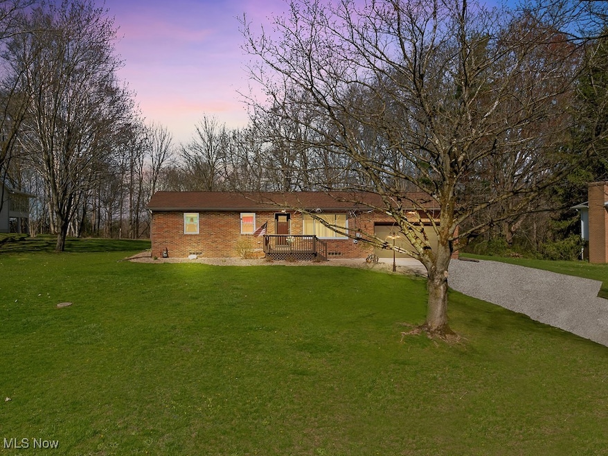 2305 Bixler Dr, Mogadore, OH 44260 - photo 1