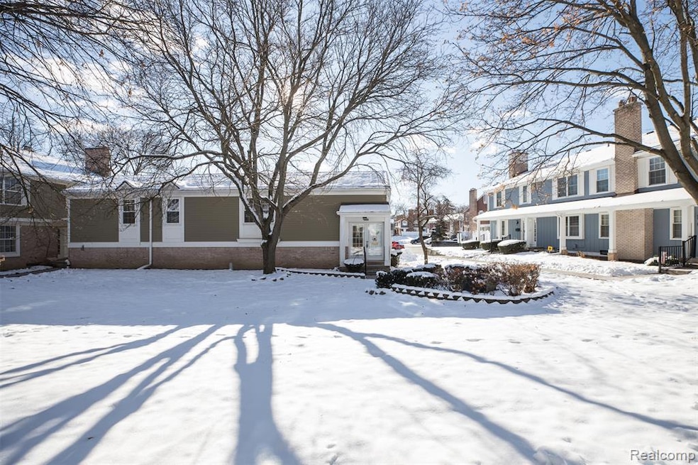 20940 E Glen Haven Cir unit 46, Northville, MI 48167 - photo 1