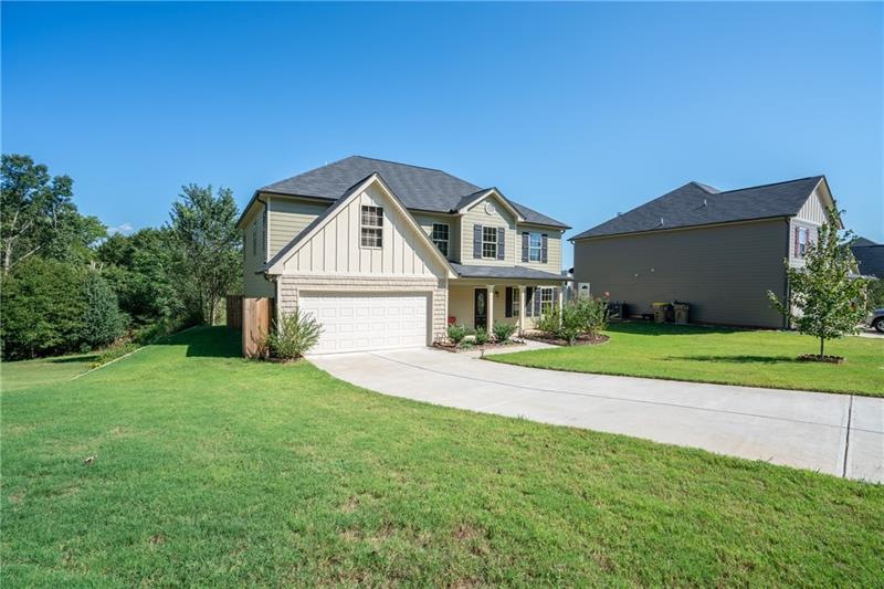 523 Highpoint Cir, Winder, GA 30680 - photo 1