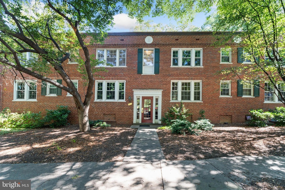 1909 N Rhodes St unit 27, Arlington, VA 22201 - photo 1