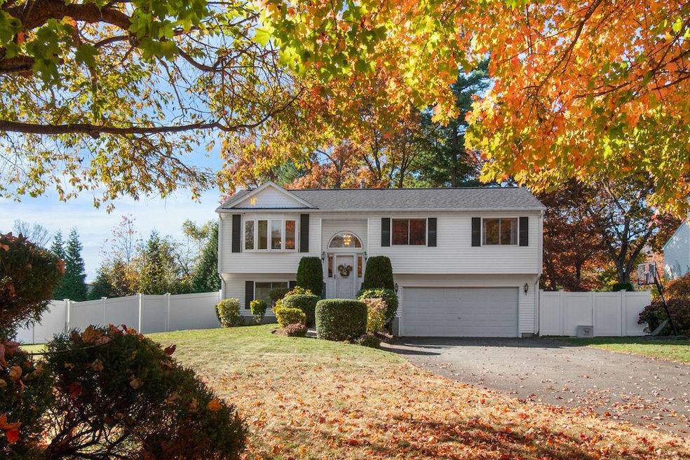 22 Mia Ct, Warwick, RI 02886 - photo 1