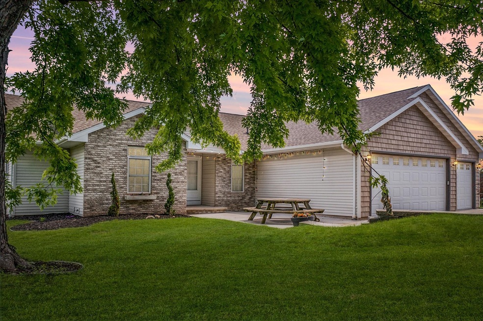 210 Lom St, Combined Locks, WI 54113 - photo 1