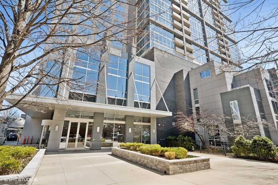 For Sale $415,000 • Co-Listing Agent